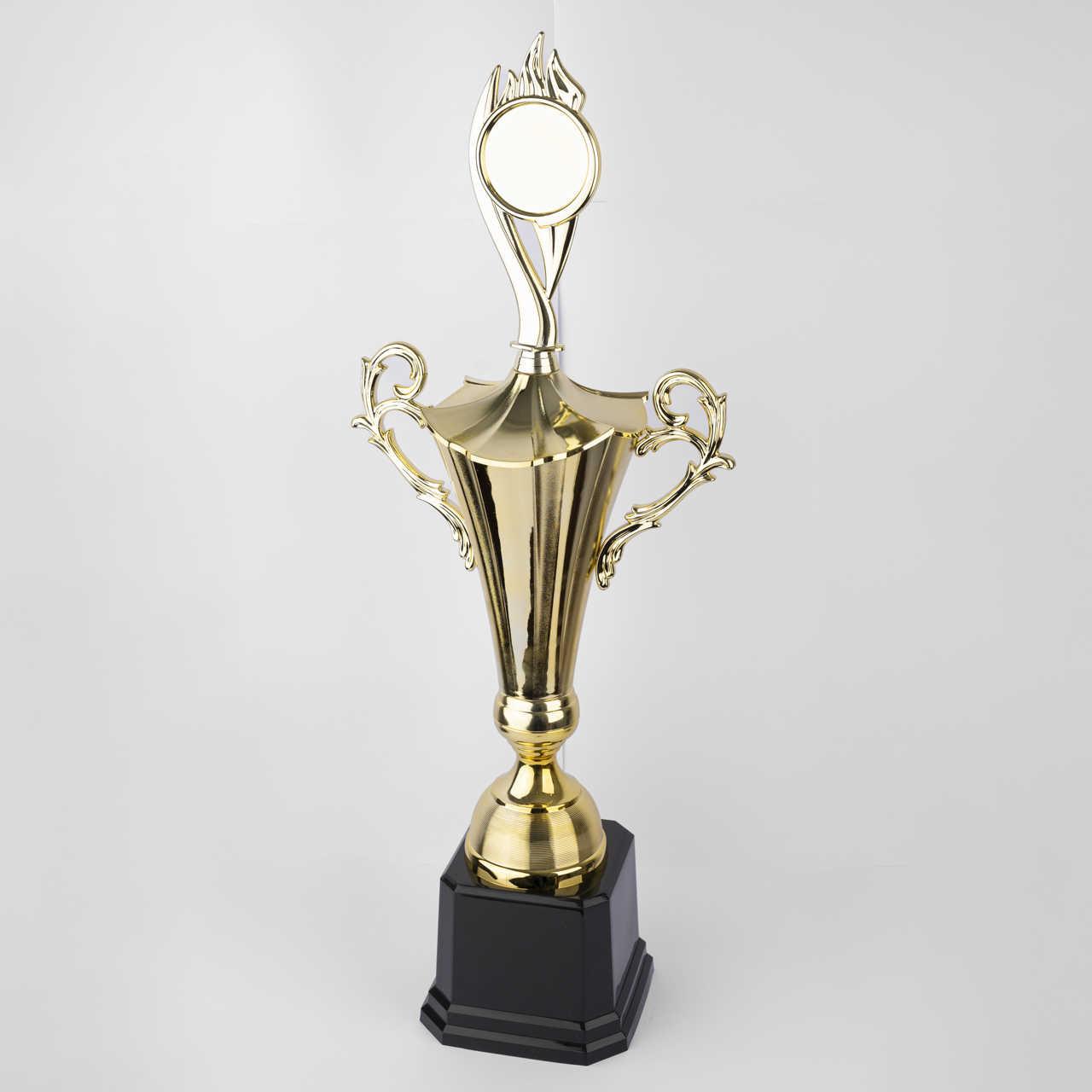 Brazilian Elegance Gold Trophy - Image 4