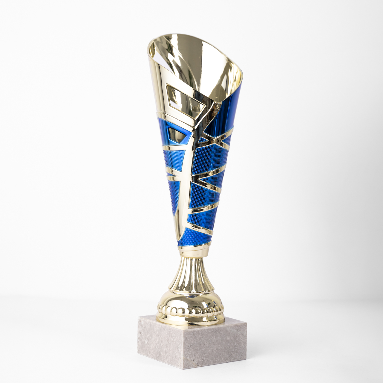 Majestic Horizon Trophy - Image 3