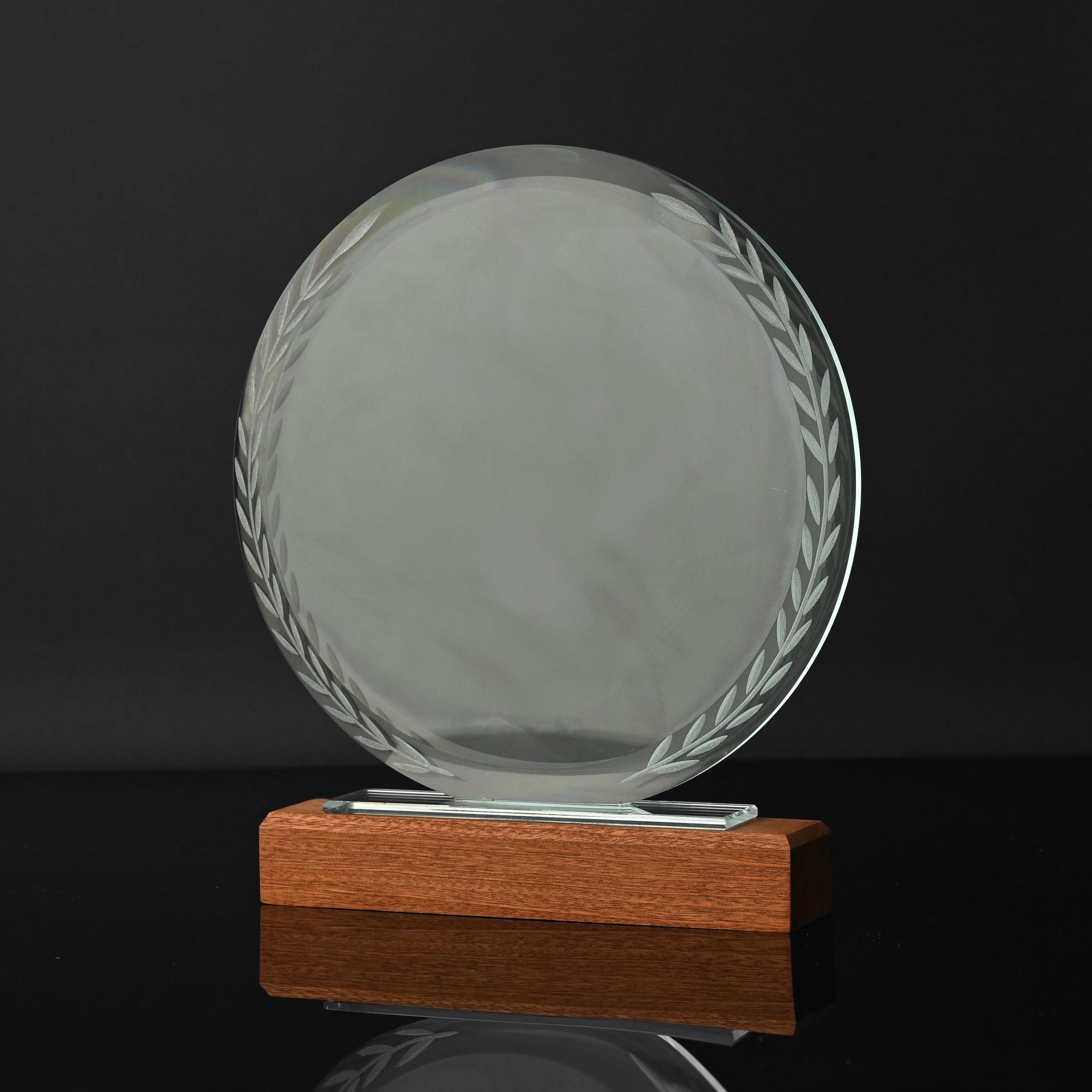 Laurel Circle Trophy - Image 2